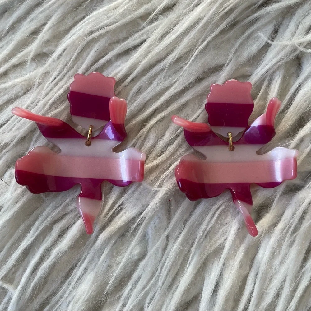Lele Sadoughi Paper Lily Flower Acetate Hand Swirl Burgundy Stripe Earrings EUC